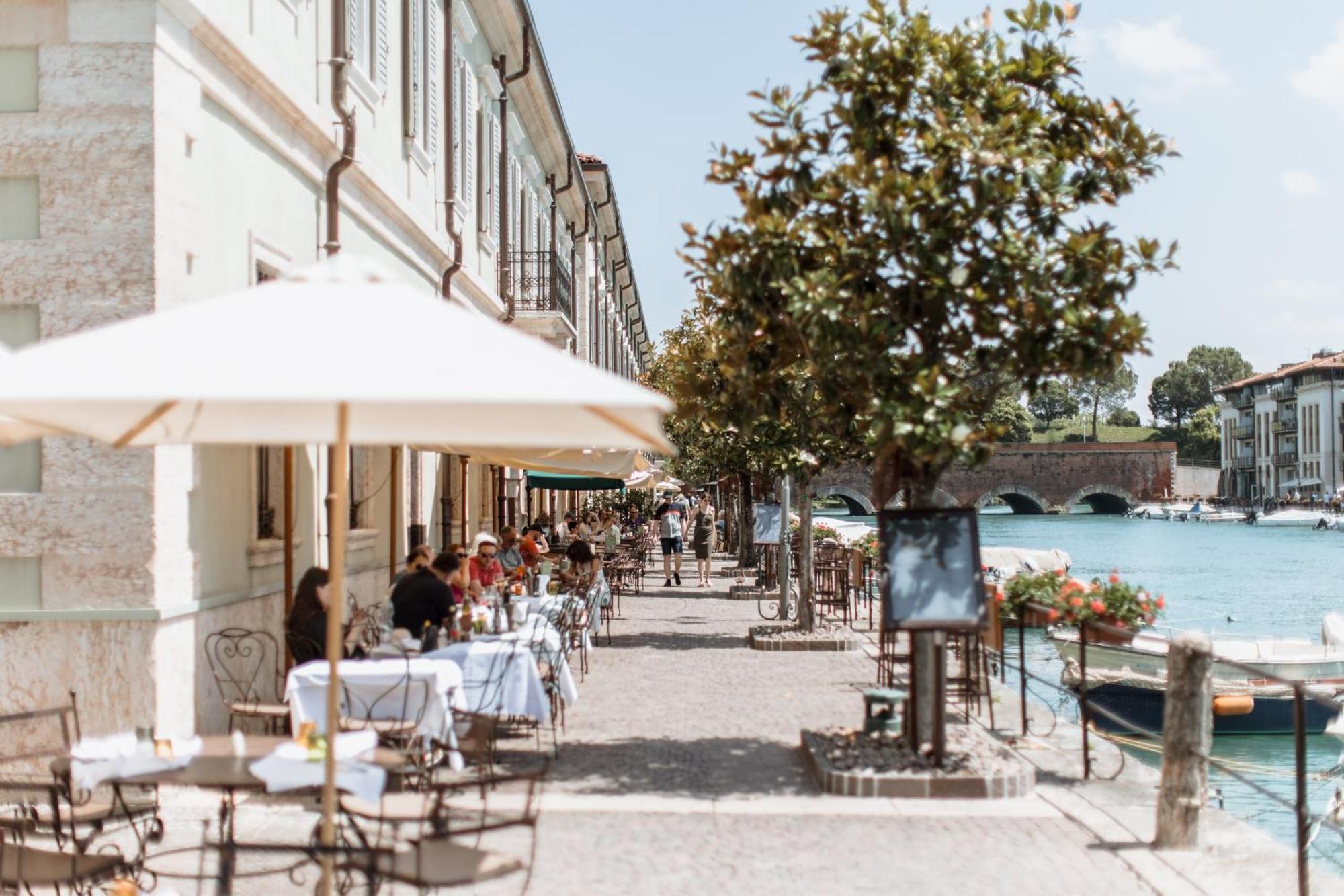 Pavillon Suite & Apartments Peschiera del Garda Exterior photo