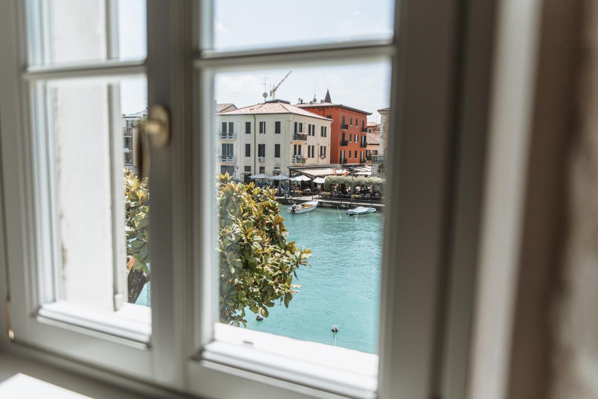 Pavillon Suite & Apartments Peschiera del Garda Exterior photo